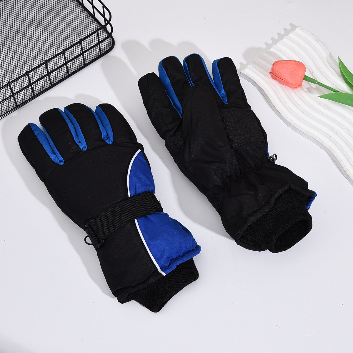 قفازات تزلج أنيقة مقاومة للريا - مراجعة Touch Screen Gloves وسعره