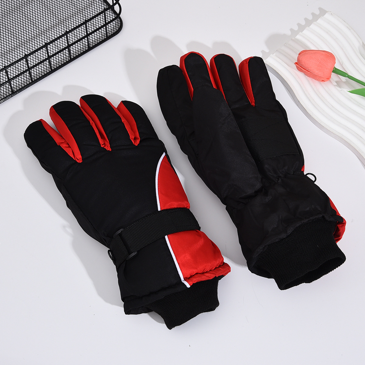 قفازات تزلج أنيقة مقاومة للريا - مراجعة Touch Screen Gloves وسعره