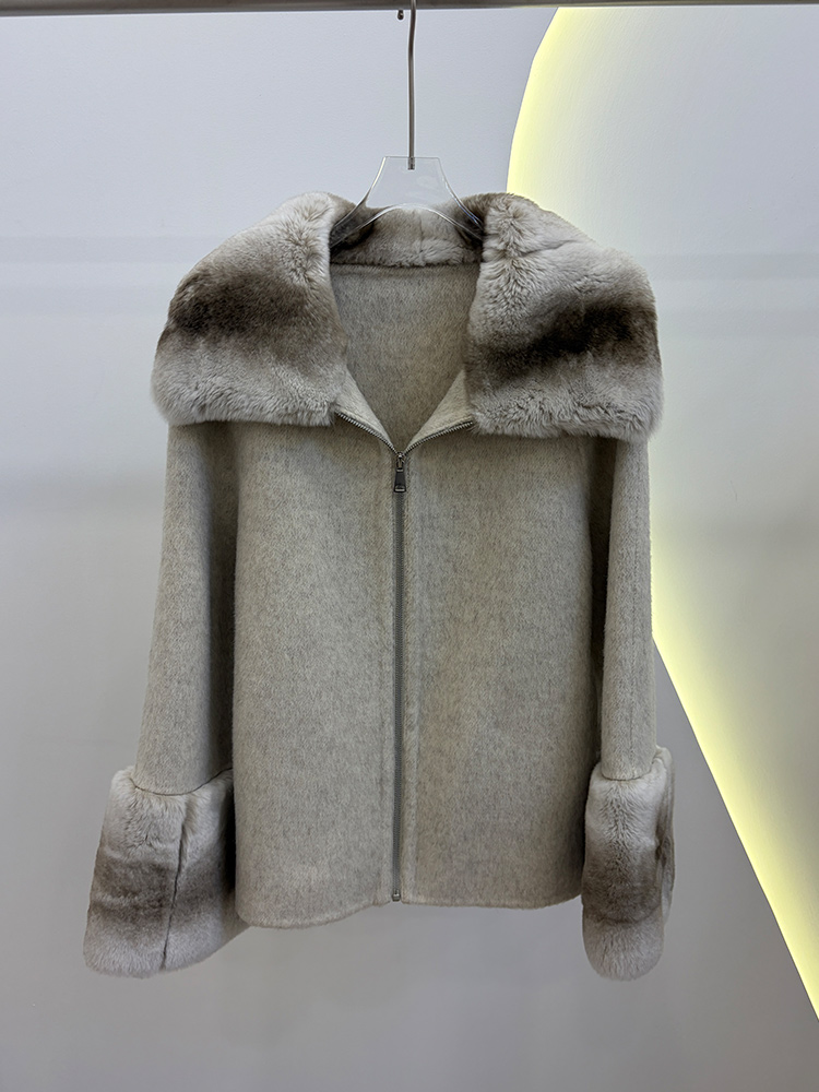 معطف شتوي نسائي 2026 من الصوف  - مراجعة Wool Coat Peacoat وسعره